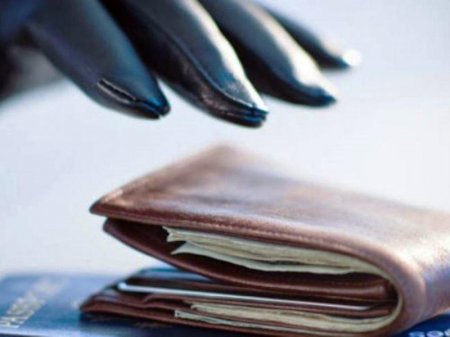 Bakıda daha bir əcnəbiyə qarşı oğurluq...