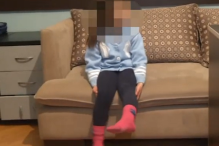 Bakıda küçədən qız uşağı tapılıb - Onu dilənməyə məcbur ediblər