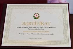 Prezident İlham Əliyev və birinci xanım Mehriban Əliyeva Azərbaycanın 10 milyonuncu sakininin valideynləri ilə görüşüblər - FOTO