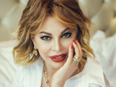 Aygün siqaret çəkərkən ŞƏKLİni paylaşdı