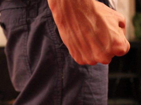 Keçmiş məhkum atasını döyərək öldürdü