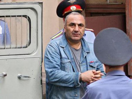 Ən nüfuzlu “qanuni oğru” azadlığa çıxır - Birinci yer uğrunda mübarizə başlayır - FOTO