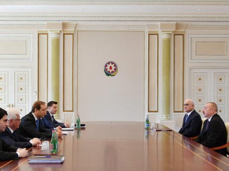 Prezident İlham Əliyev Rusiyanın sənaye və ticarət nazirini qəbul edib - FOTO