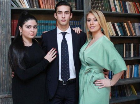 Rozanın oğlu nişanlandı