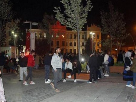 Dəhşətli zəlzələ 50 evi dağıdıb - YENİLƏNİB