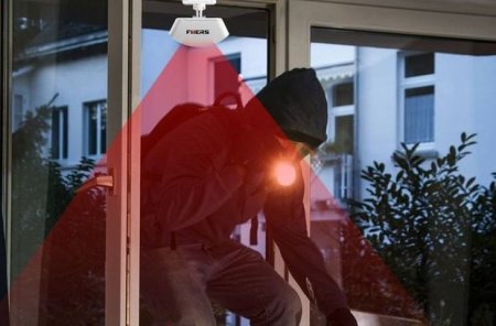 Həyəcan siqnalı olan evə oğurluğa girdi, polisə yaxalandı