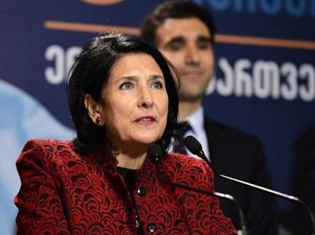 Breksit bizi AB-yə üzv edə bilər - Zurabişvili