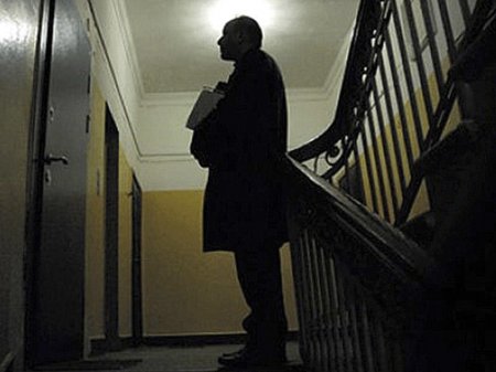 Paytaxtda peydə olan saxta məmurlar