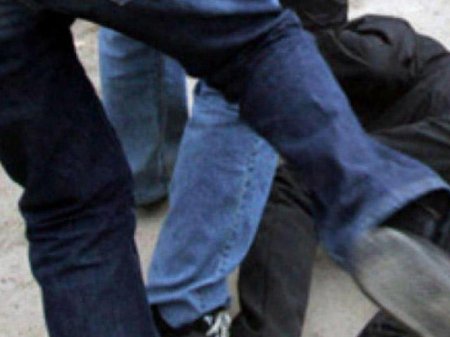 Xırdalanda kütləvi dava - İki polis bıçaqlandı