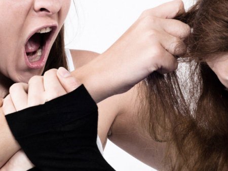 Bakıda məktəbdə amerikalı və azərbaycanlı müəllim əlbəyaxa oldular