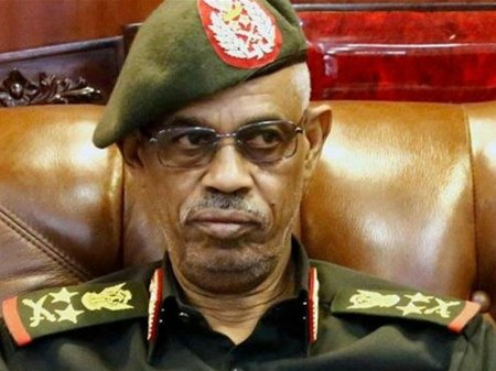 Sudanda çevriliş edən Auf da istefa verdi