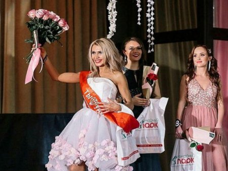 Rusiyada gözəllik müsabiqəsində qalmaqal - FOTO