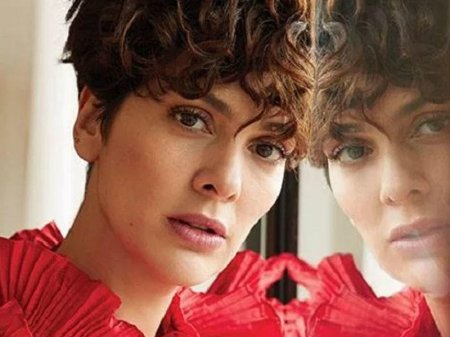 Bergüzar Korel də hamam xalatında FOTOsunu paylaşdı