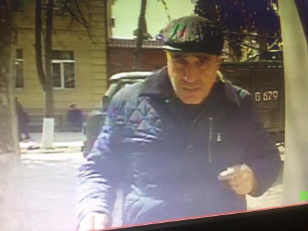 POLİS BU ŞƏXSİ AXTARIR - FOTOSU