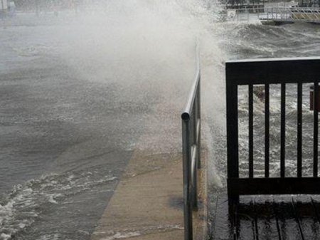 Hindistanda külək-yağış 31 nəfəri öldürdü