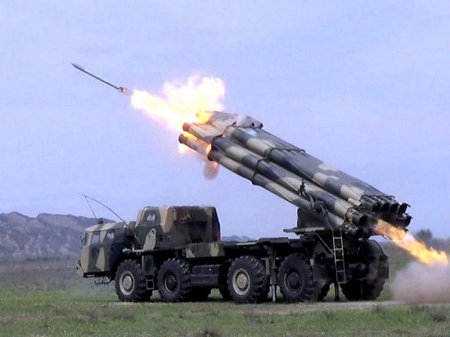 Azərbaycan Ordusunun raket və artilleriya bölmələri döyüş atışları icra edib