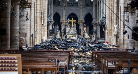 Notr-Dam yandı, qadın imana gəldi - FOTO