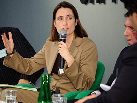 Trampın müşaviri gizlicə Moskvaya gedib