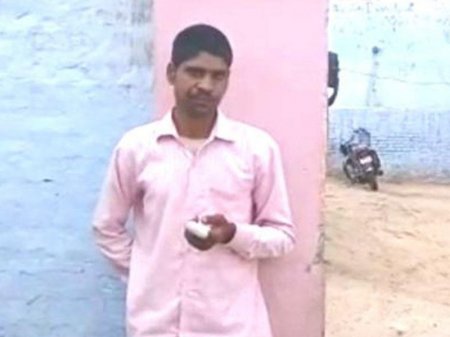 Səhv partiyaya səs verdiyini bilən kişi barmağını kəsdi