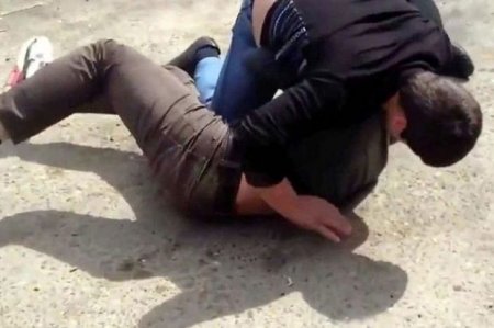 Bakıda avtobus sürücüsü həmkarının barmağını kəsdi