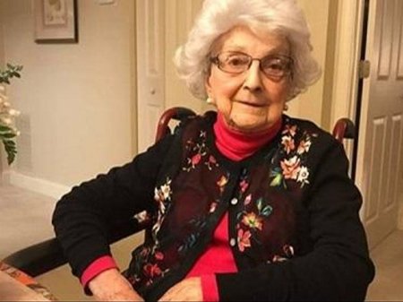 109 yaşlı qadının qeyri-adi ənənəsi - Hər cümə bir qədəh şərab...