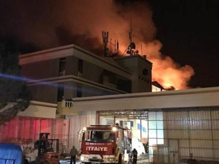 Tekstil fabriki yanır