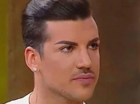 Cinsiyyət orqanını canlı yayımda göstərən DJ həbs edilə bilər