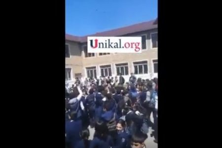 Biləsuvarda bu məktəbin şagirdləri ETİRAZ AKSİYASI KEÇİRDİ