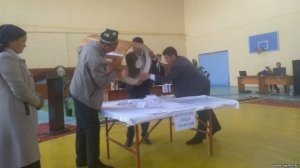 Özbəkistanda ilk azad, demokratik seçki keçirildi