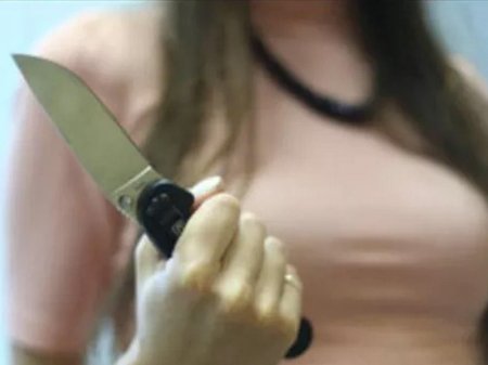 Bakıda qız özündən 6 yaş kiçik sevgilisini oteldə öldürdü - TƏFƏRRÜAT