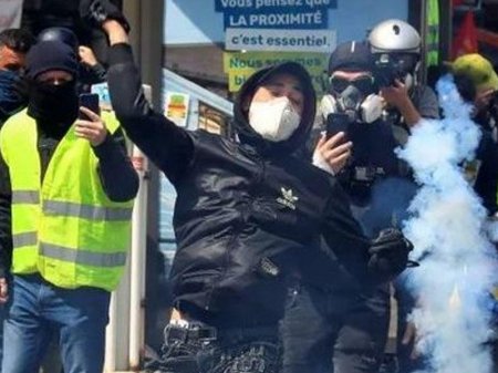 Fransada toqquşmalar: 330 nəfər saxlanıldı