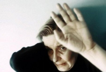 Bakıda DƏHŞƏTLİ HADİSƏ: ana oğlu və gəlini tərəfindən döyüldü