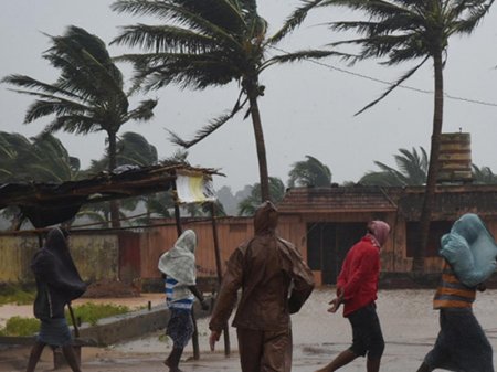 Qasırğa bu ölkəni darmadağın edir - 1 milyondan çox insan təxliyə edildi