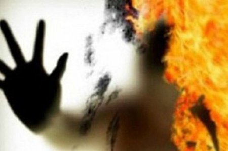 Bakıda kişi qeyri-rəsmi nikahda yaşadığı qadını yandırdı