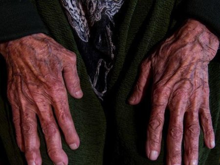 Cəlilabadda 72 yaşlı qadını qızları və nəvələri döydülər