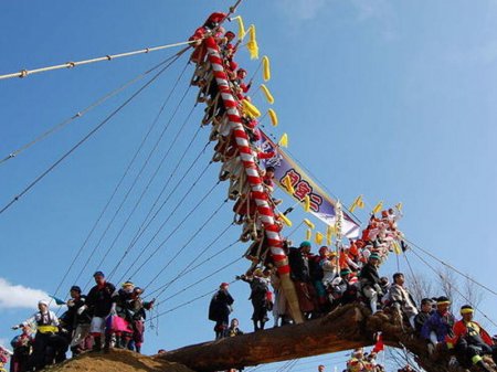 Yaponiyada dünyanın ən təhlükəli festivalı keçirilir