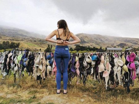 Bu şəhərə gələn qadınlar büsqalterlərini çıxartmalıdırlar - FOTO