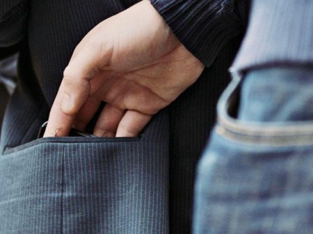 Metroda cibgir yaxalandı