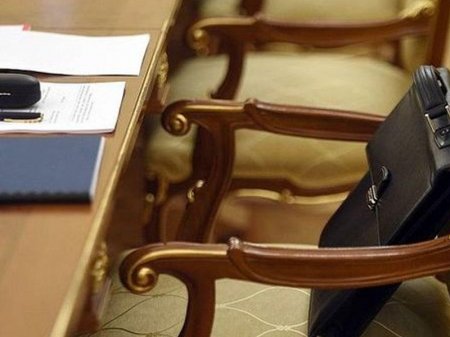 Azərbaycanda vəzifəli şəxs iş yerində öldü