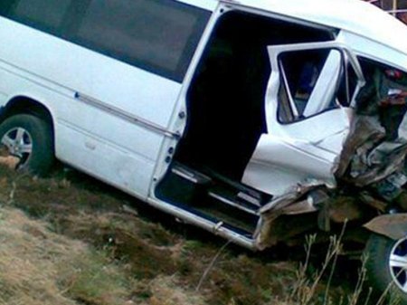 Azərbaycanda mikroavtobus aşdı: 6 yaralı var - 15 yaşlı qızın vəziyyəti ağırdır