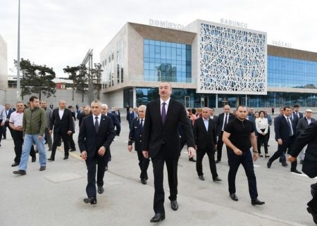 İlham Əliyev qatarla Bakıxanov və Keşlə vağzallarına getdi - FOTO