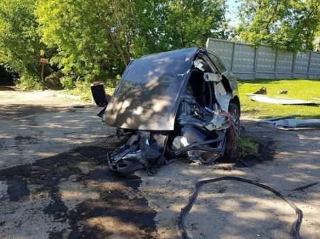 “Audi Q7 ” qəza nəticəsində iki yerə bölündü - FOTO