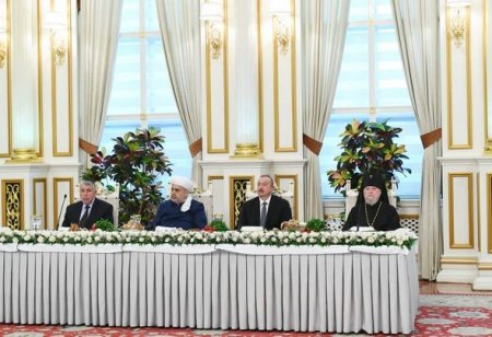 İlham Əliyev iftar mərasimində iştirak edib - FOTO