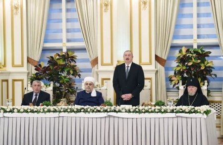 İlham Əliyev iftar mərasimində iştirak edib - FOTO