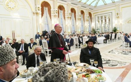 İlham Əliyev iftar mərasimində iştirak edib - FOTO
