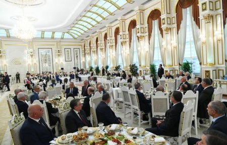 İlham Əliyev iftar mərasimində iştirak edib - FOTO