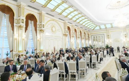 İlham Əliyev iftar mərasimində iştirak edib - FOTO