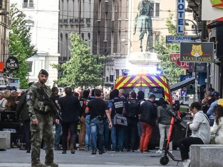 Mismar və şruplardan bomba düzəldib, şəhərin mərkəzində partlatdı - 13 yaralı var - FOTO